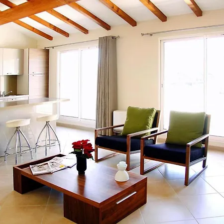 Apartment Salina Bay, Vecchio, Pool Side